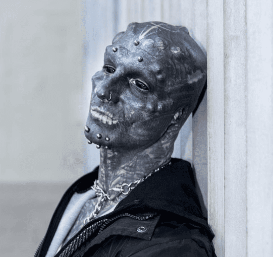 Meet "Black Alien": The man who sliced off his lips, nose and ears to look like an alien