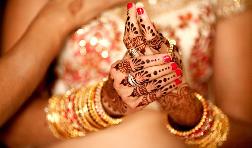 Bride flees with cash, jewellery after thrashing groom with rod on the first night of wedding