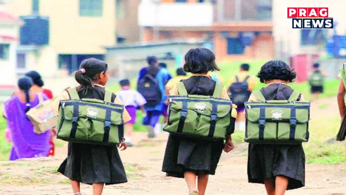 ছোৱালীয়ে পেণ্ট-স্কাৰ্ট পিন্ধিলেই কৰা হ’ব এঘৰীয়া