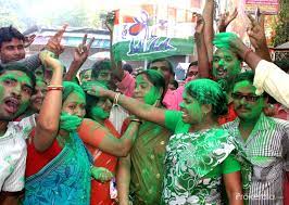 Despite the Ban by EC, TMC Workers seen Celebrating the Party's Performance