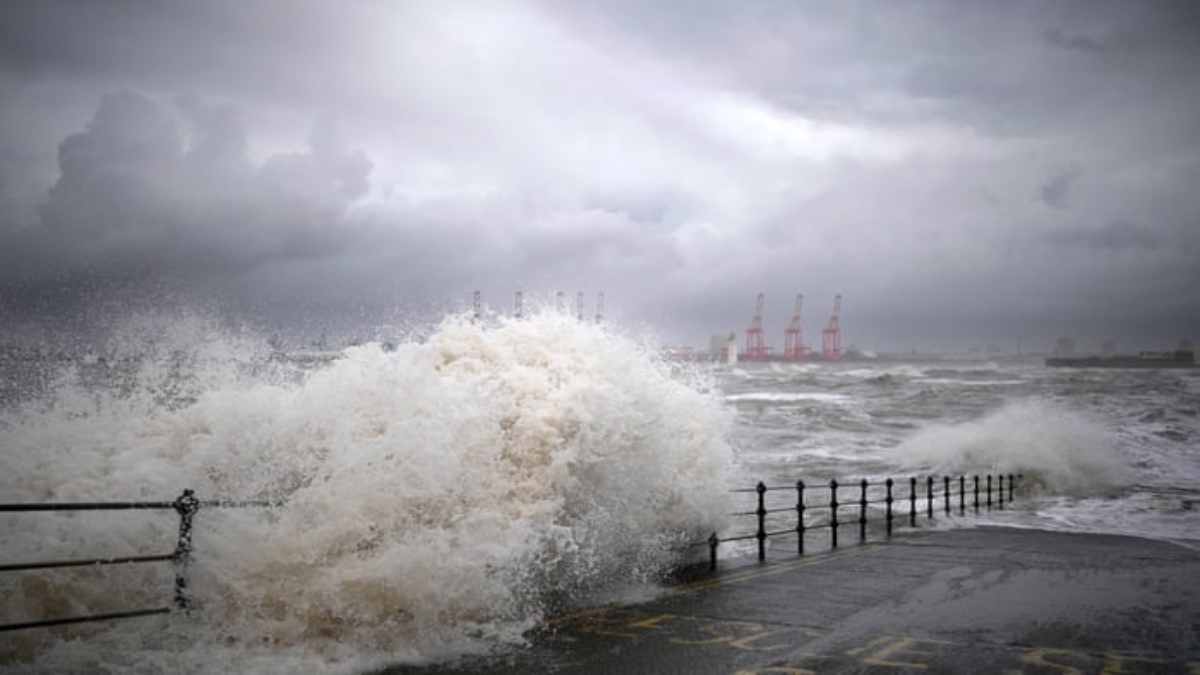 Storm Eunice: Met Office adds London to red weather warning list