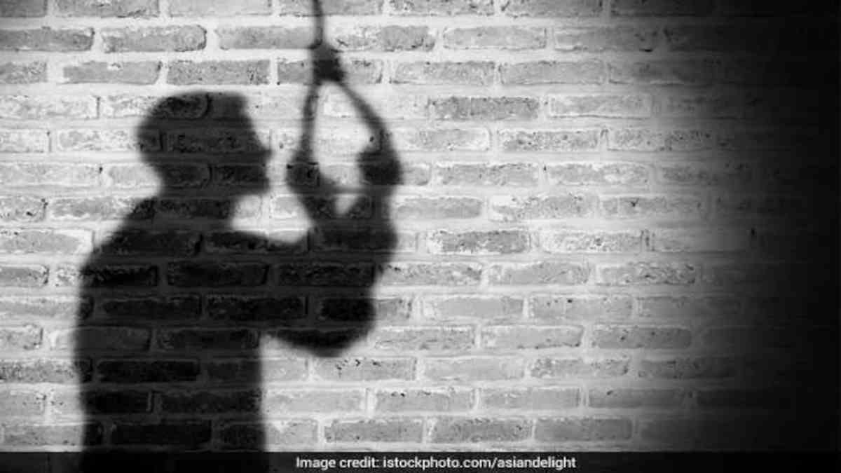 Hyderabad: Harassed by wife, techie commits suicide
