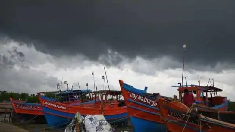 Cyclone Asani Update: The cyclone will not make strand in Odisha or Andhra Pradesh but will move parallel to the coast