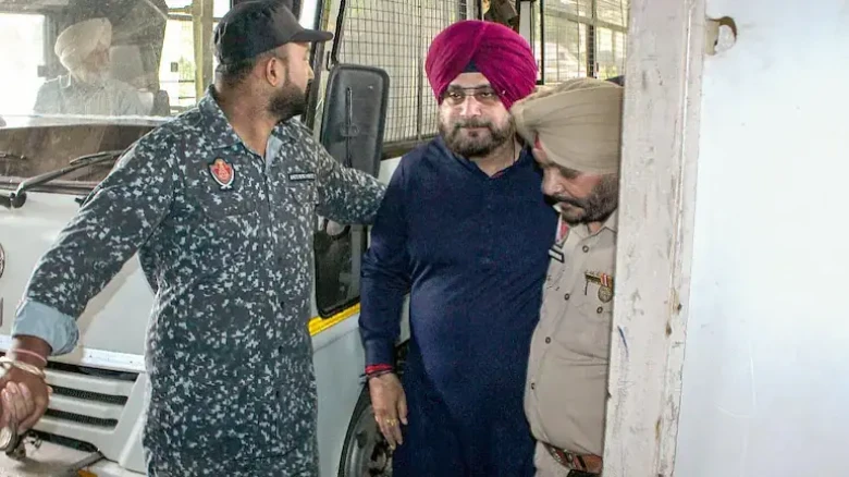 Congress leader Navjot Sidhu to work as a clerk at Patiala jail
