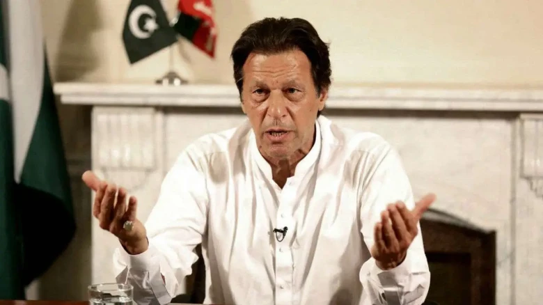 Imran Khan praises India, slams Pakistan govt for increasing fuel price