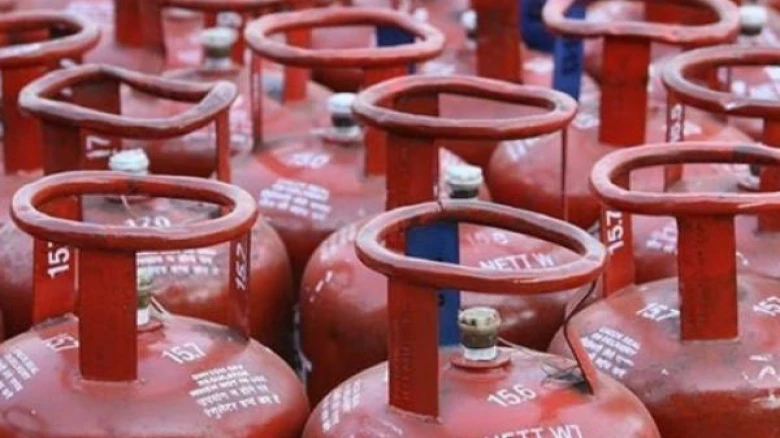 LPG Price updates: Cylinder rates to drop by Rs 135 from June; check the new rates