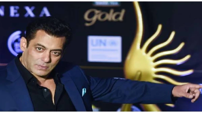 Teary-eyed Salman Khan acknowledged Boney Kapoor at IIFA 2022 for reviving his career with Wanted