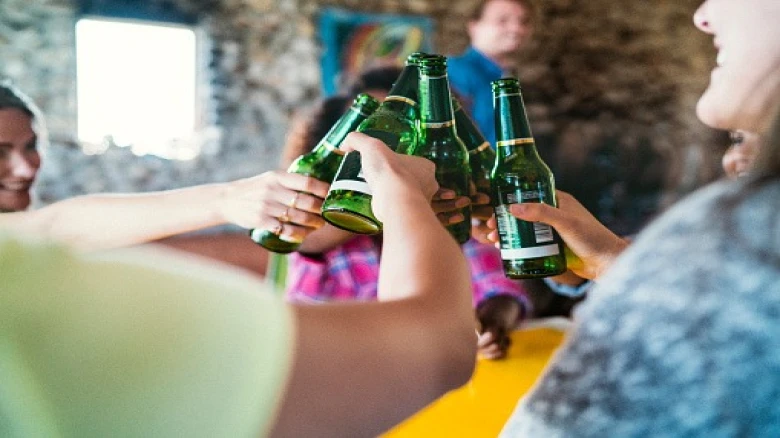 Why beer bottles are always green or brown in colour? Check here
