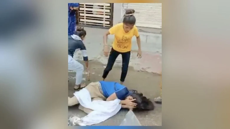 Domino's pizza female employee kicked, thrashed by 4 women in Indore