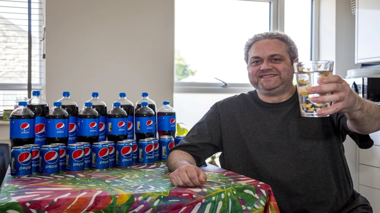 Man addicted to Pepsi, drank 30 cans a day for 20 years