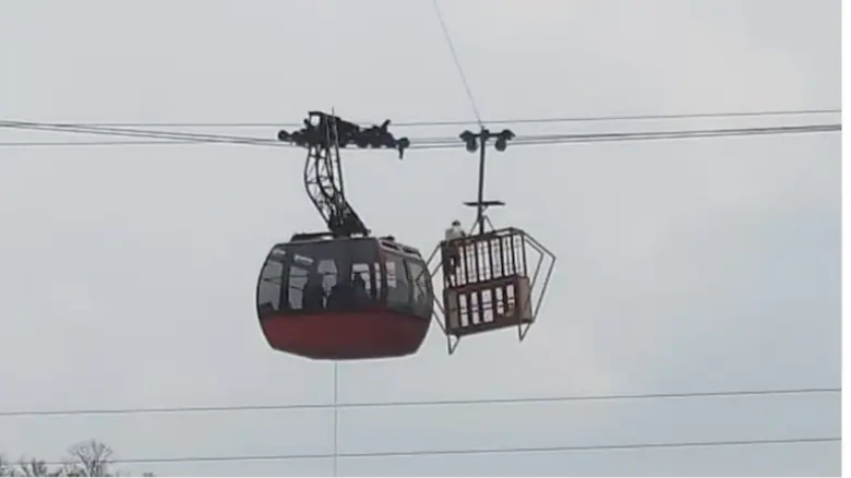 11 tourists stranded mid-air in cable car due to technical glitch, rescue ops on
