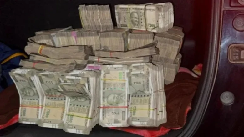 West Bengal: Large sum of money recovered in Howrah from three Congress MLAs from Jharkhand