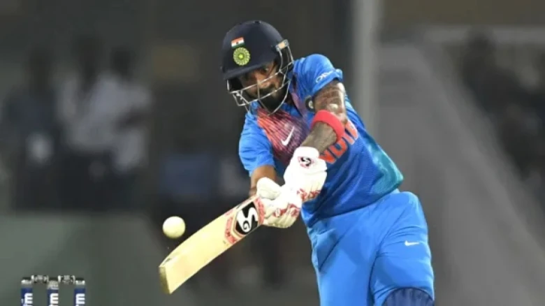 KL Rahul stuns fans with a dazzling flick shot in 35 balls in 1st T20I between India and Australia