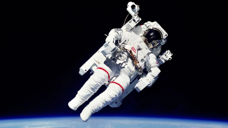Fake astronaut cons 24 lakhs from a woman by promising to return earth and marry her