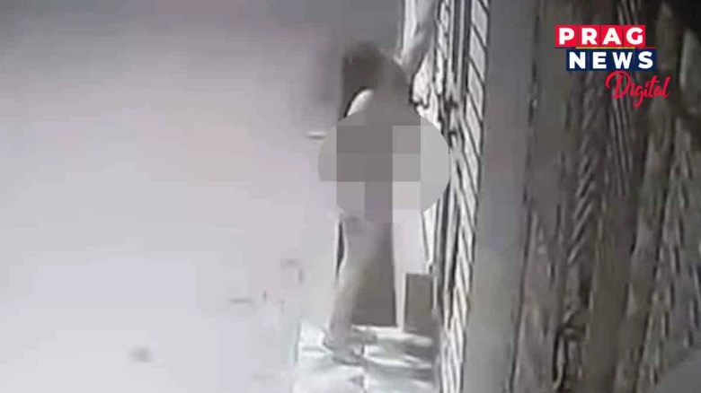 শৰীৰত নাই  এধানিও কাপোৰ, নিশা হ’লেই  ঘৰে ঘৰে কলিং বেল টিপে উলংগ নাৰীয়ে! ক’ত?