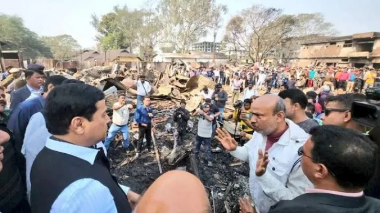 Sonowal visits Jorhat bazaar, says govt to rehabilitate traders
