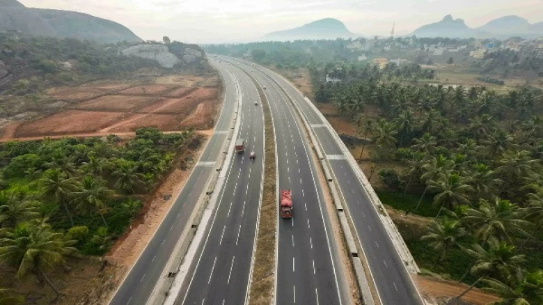 PM Modi innaugrates the 118-kilometer-long, six-lane Bengaluru-Mysuru Expressway