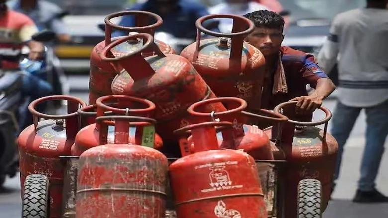 LPG cylinder rates revised on 1st April; Check cooking gas prices city-wise