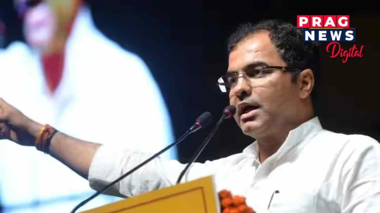 কেজৰিৱালে মগজুৰ সন্তুলন হেৰুৱাইছে বুলি আখ্যা দিল্লীৰ বিজেপি সাংসদৰ