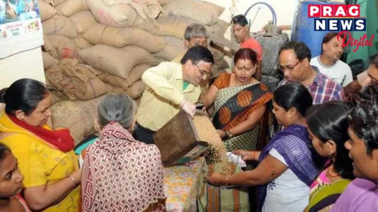 গুজৰাট চৰকাৰৰ 'অতিৰিক্ত' ৰেচন কাৰ্ড বাতিলৰ বিৰুদ্ধে জনজাতীয় লোকৰ তীব্ৰ প্ৰতিক্ৰিয়া