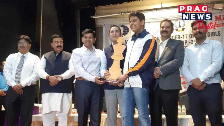 অনুৰ্দ্ধ ১৭ বছৰ ৰাষ্ট্ৰীয় দবাত চেম্পিয়নৰ খিতাপ অৰ্জনেৰে জিলিকিল অসমৰ মায়াঙ্ক চক্ৰৱৰ্তী