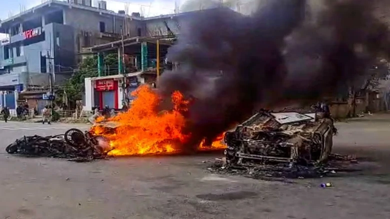 Manipur Violence: 1 security personnel martyred, 3 injured near Kamvai