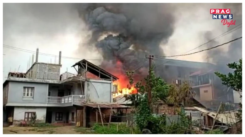 এতিয়াও উত্তেজনা শাম কটা নাই মণিপুৰতঃ ৰাজ্যখনৰ গড়কাপ্টানী মন্ত্ৰীৰ বাসগৃহ লণ্ডভণ্ড কৰিলে একাংশ লোকে
