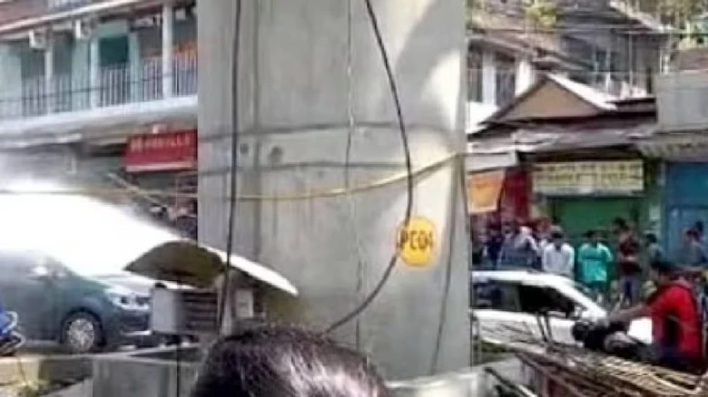 Guwahati: Water pipeline burst leads to heavy spillage in Maligaon, traffic snarl