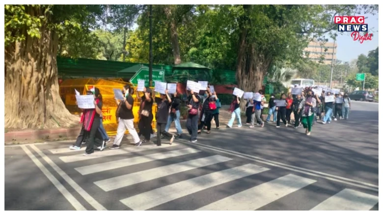 অশান্ত মণিপুৰঃ গৃহমন্ত্ৰী অমিত শ্বাহৰ দিল্লীস্থিত বাসগৃহৰ বাহিৰত প্ৰতিবাদ সাব্যস্ত মণিপুৰৰ জনজাতীয় লোকে