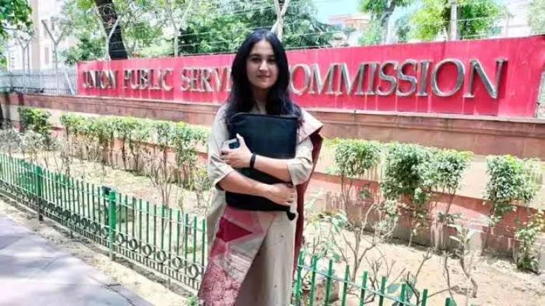 Meet Simran Bala, Jammu And Kashmir's First Woman to crack UPSC with AIR 82 this year