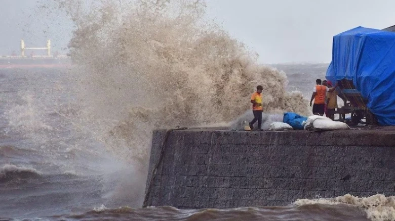 Cyclone Biparjoy continues to wreak havoc in Rajasthan, IMD issues alert