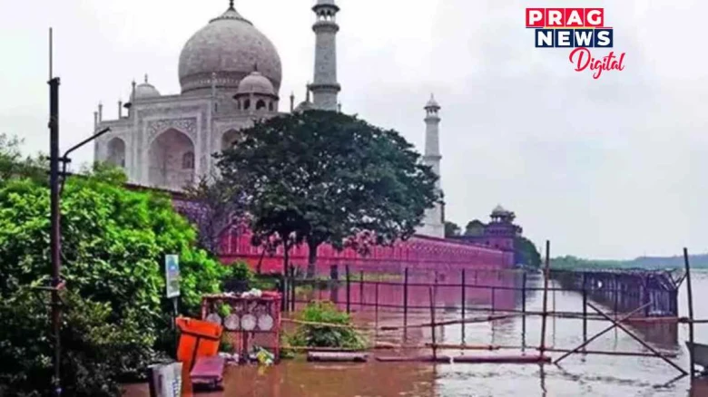 ৪৫ বছৰৰ পিছত যমুনাৰ বানে স্পৰ্শ কৰিলে তাজমহলৰ দেৱাল, ঘৰত পানী সোমালেই দিয়া হ’ব ১০,০০০ কৈ টকা