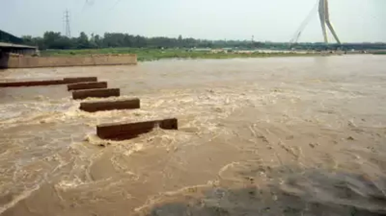 Yamuna again flowing above danger mark, rainfall alert in Himachal and Uttarakhand