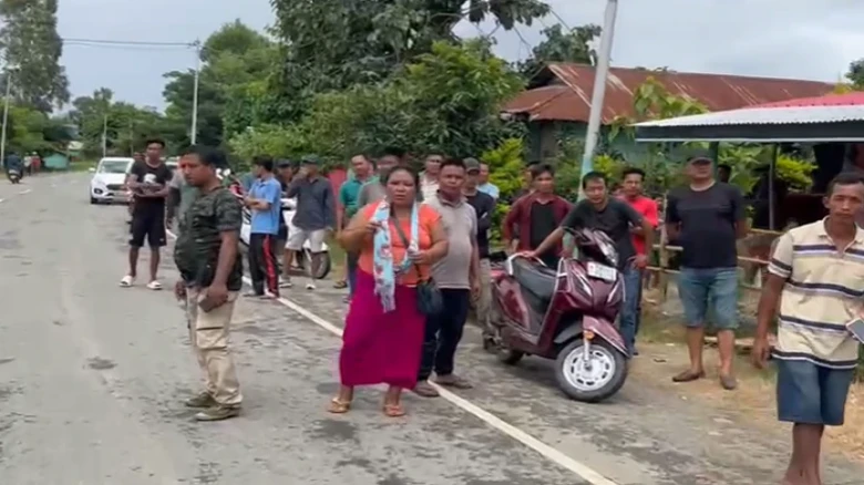 Fresh violence erupts in Manipur's Bishnupur, houses set on fire