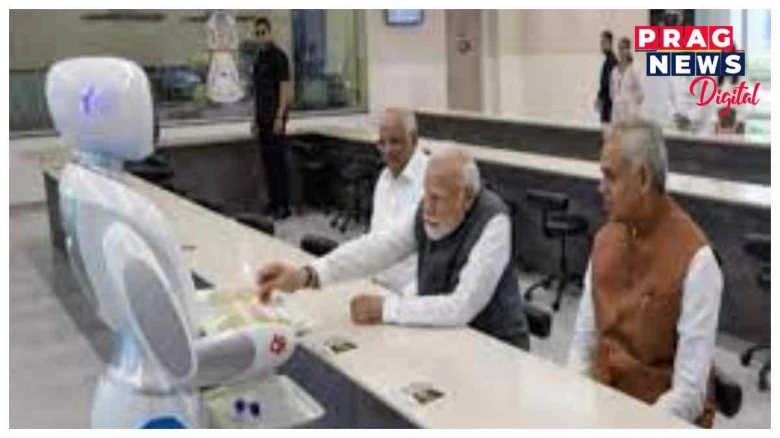 গুজৰাটত প্ৰধানমন্ত্ৰী মোদীক চাহ-চেণ্ডউইচেৰে আপ্যায়ন কৰিলে এটা ৰবটে!
