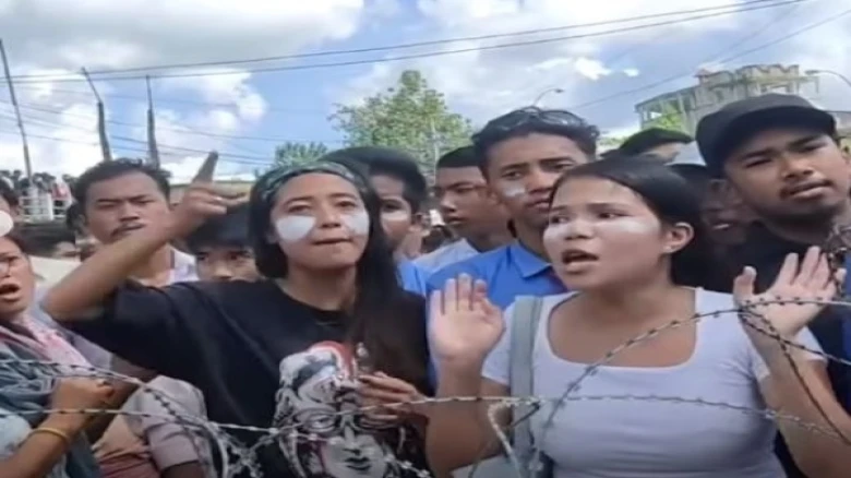 Students in Manipur raises voice asking 'What's stopping CM to come out' demands CM to address their protest
