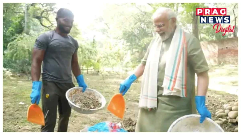গান্ধী জয়ন্তীৰ প্ৰাকমুহূৰ্তত হাতত ঝাড়ু লৈ চাফাই অভিযানত নামিল প্ৰধানমন্ত্ৰী মোদী