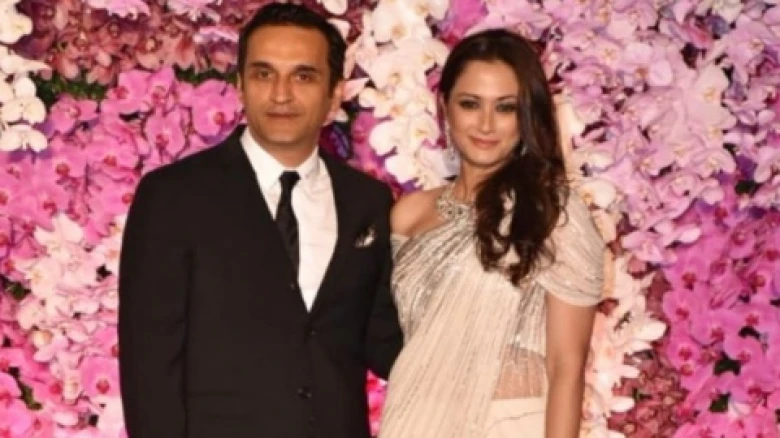 'Swades' actress Gayatri Joshi and husband Vikas Oberoi meet with car accident that leaves Swiss couple dead