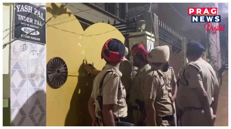 ঘৰত ৰেফ্ৰিজেৰেটৰৰ কম্প্ৰেচাৰ বিস্ফোৰণ ঘটি  তিনি কিশোৰসহ একেটা পৰিয়ালৰ পাঁচজনৰ মৃত্যু