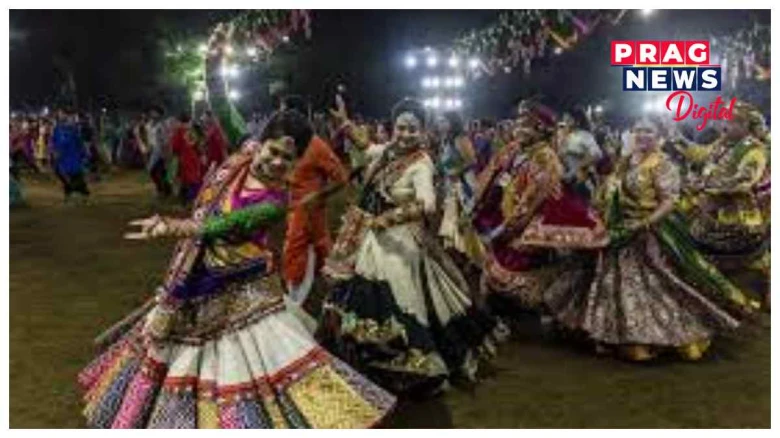 অত্যধিক আনন্দই হ’ল কাল!  গুজৰাটত নৱৰাত্ৰিৰ গৰবা নৃত্য কৰি থাকোতেই   হৃদৰোগত আক্ৰান্ত হৈ ১০ জনৰ মৃত্যু