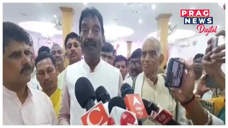 'যেতিয়া ব্ৰিটিছে ভাৰতক গোলাম  কৰিছিল তেতিয়া মা দুৰ্গা ক'ত আছিল?': আৰজেডি বিধায়ক ফতেহ বাহাদুৰ সিঙৰ মন্তব্যকলৈ প্ৰতিক্ৰিয়া