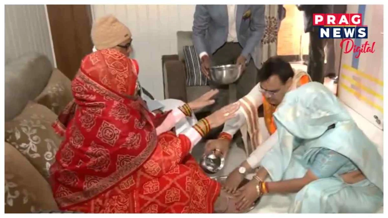 পিতৃ-মাতৃৰ চৰণ ধুৱাই নিজৰ জন্মদিনটোতে ৰাজস্থানৰ মুখ্যমন্ত্ৰী হিচাবে শপতগ্ৰহণ কৰিলে ভজন লাল শৰ্মাই