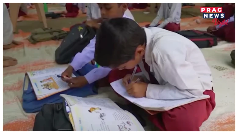 ছাত্ৰ-ছাত্ৰীক শিকোৱা হয় দুয়োহাতেৰে লিখিবলৈ, দিয়া হয় ছটাকৈ ভাষাৰ শিক্ষা! ভাৰতৰ ক’ত আছে এই স্কুল?