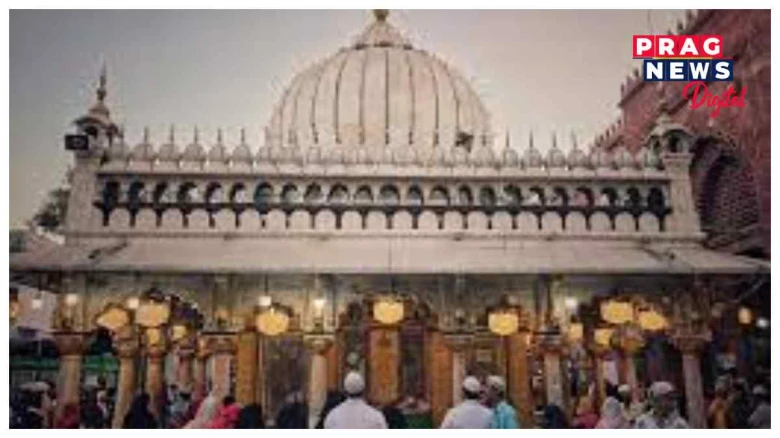 হিন্দু-মুছলমানৰ সম্প্ৰীতিৰ প্ৰতীক হৈ পৰিছে দিল্লীৰ ৫০০ বছৰ পুৰণি  হজৰত নিজামুদ্দিন আউলিয়াৰ দৰগাহ