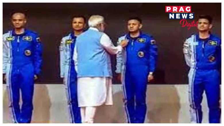 মহাকাশলৈ প্ৰেৰণ কৰা হ’ব  ৪ ভাৰতীয় মহাকাশচাৰীক,  'গগনযান'ত কোন কোন যাব মহাকাশলৈ?  নাম প্ৰকাশ কৰিলে প্ৰধানমন্ত্ৰী মোদীয়ে