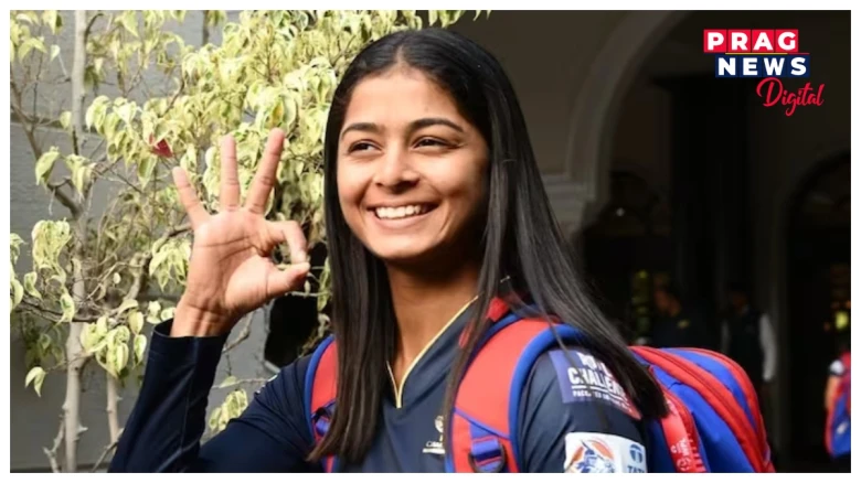 ''শ্ৰেয়ংকা, মোক বিয়া কৰোৱা!’’ মহিলাৰ আইপিএলত আৰচিবিৰ তাৰকা অফ স্পনাৰলৈ গেলেৰীৰ পৰা বিয়াৰ প্ৰস্তাৱ লৈ পোষ্টাৰ প্ৰদৰ্শন কৰিলে যুৱকে