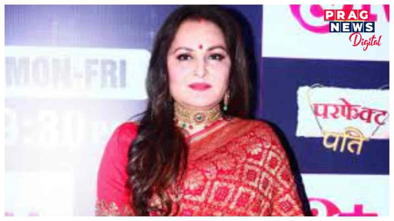 'পলাতক' ঘোষণা কৰাৰ পিছতে অৱশেষত ৰামপুৰৰ আদালতত আত্মসমৰ্পণ কৰিলে জয়া প্ৰদাই