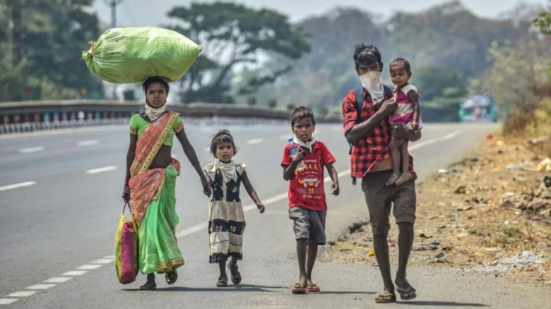 SC tells States and Union Territories to give ration cards to nearly 80 crore migrant workers