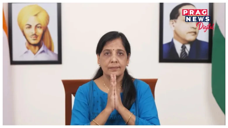 স্বামী কাৰাগাৰতঃ জনতাৰ  সমৰ্থন বিচাৰি  হোৱাটছএপ নম্বৰ মুকলি কৰিলে কেজৰিৱালৰ পত্নী সুনীতাই