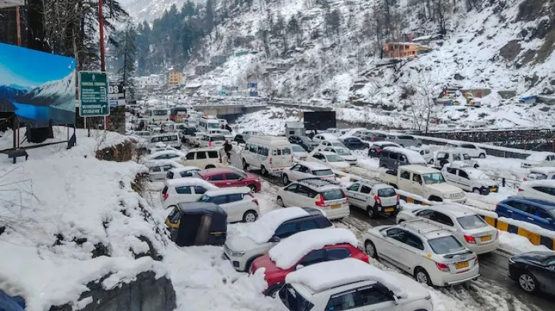 168 roads closed as snow, rains lash parts of Himachal Pradesh